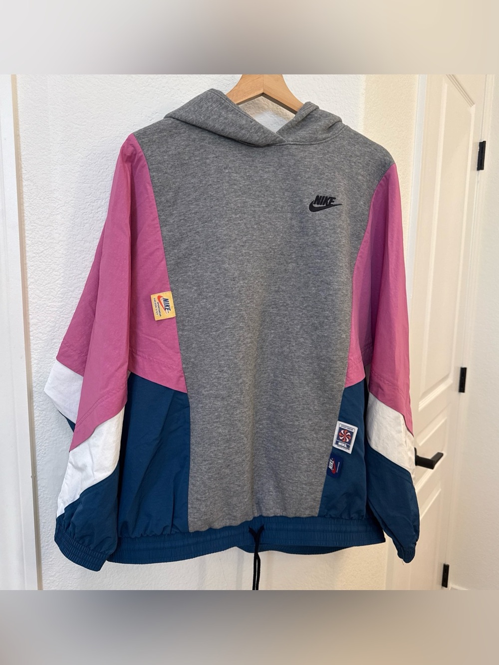 Nike Icon Clash Pullover Hoodie Grey/Pink/Blue  Windbreaker Women’s Medium